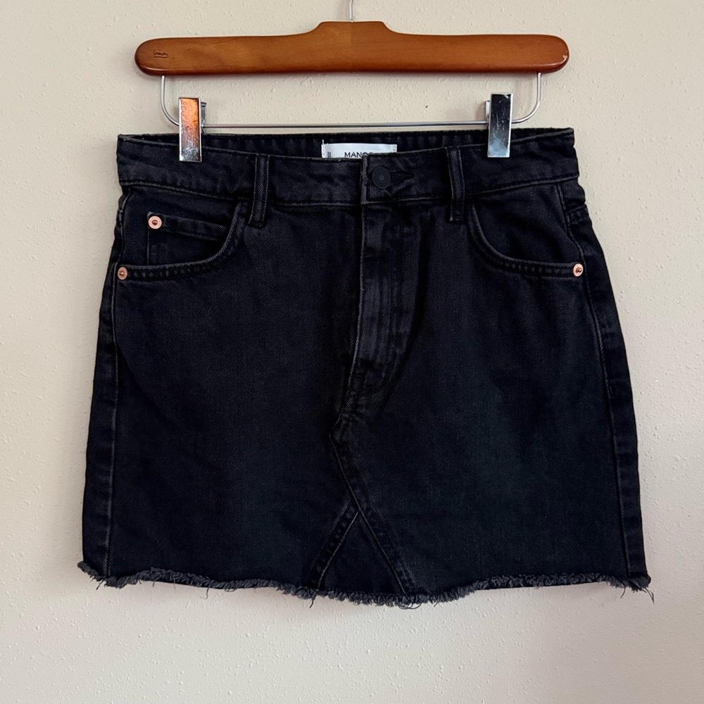 Mango Black Denim Mini Skirt XXS High Rise Raw Hem Washed Black
